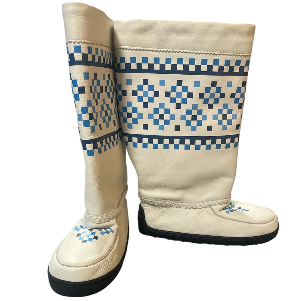 Manitobah Mukluks White Leather and Blue Boots Size L5
